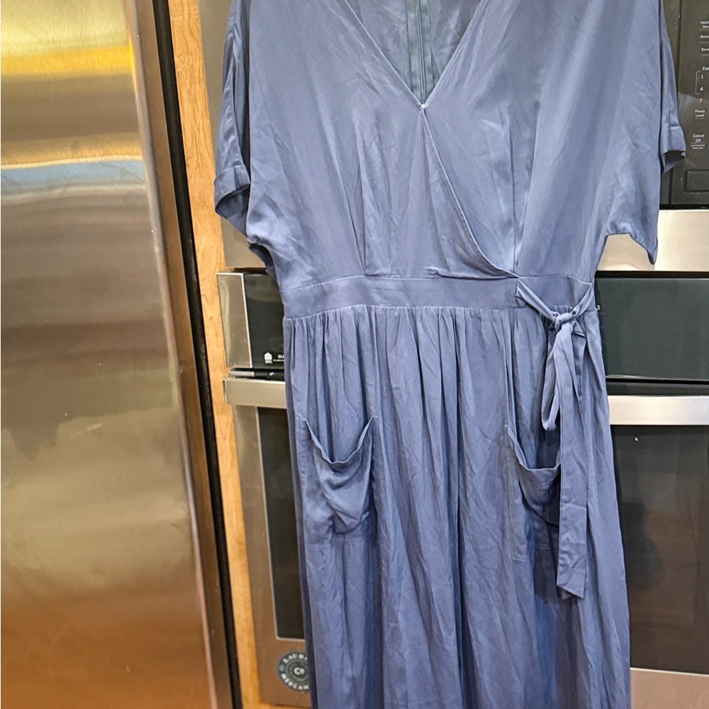 Piper & Scoot  Dress V Neck Cinched Waist‎ / Slate Blue Sz large